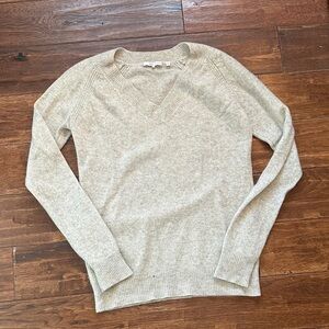 360 Cashmere Light Gray V-Neck Sweater
